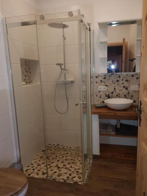 Romantisches Rosencottage Hofheim in Unterfranken Ngoại thất bức ảnh